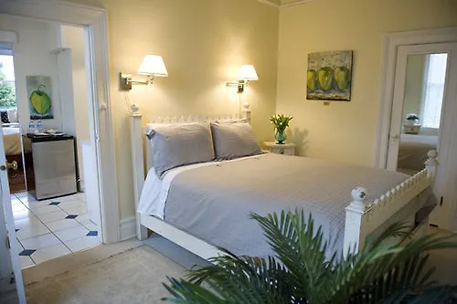Fairholme Manor Inn Victoria Bed & Breakfast